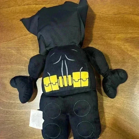 The LEGO BATMAN MOVIE 20" Extra Large Plush Stuffed Pillow Minifigure - Picture 8 of 11